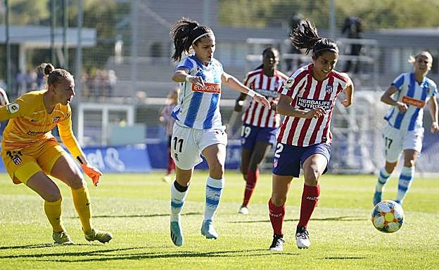 Imagen de archivo de un partido entre la Real y el Atlético de Madrid en Zubieta.