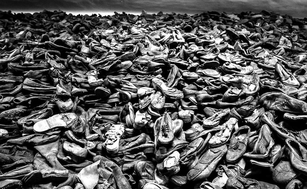 Icono. Sala de los zapatos, en Auschwitz I.