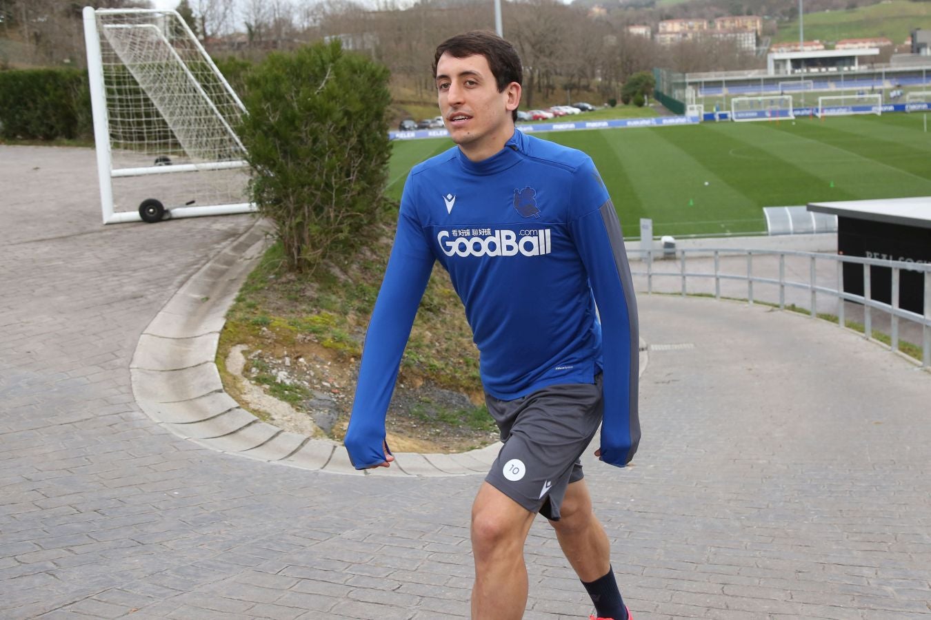 Imanol Alguacil ha convocado a todos los jugadores disponibles de la primera plantilla para medirse a Osasuna en Copa. Recupera a Monreal y Willian José vuelve a la lista, pero pierde a Llorente por una rotura para al menos los dos próximos partidos.