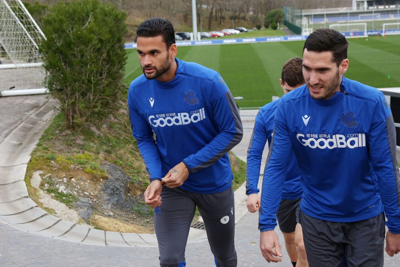 Imanol Alguacil ha convocado a todos los jugadores disponibles de la primera plantilla para medirse a Osasuna en Copa. Recupera a Monreal y Willian José vuelve a la lista, pero pierde a Llorente por una rotura para al menos los dos próximos partidos.