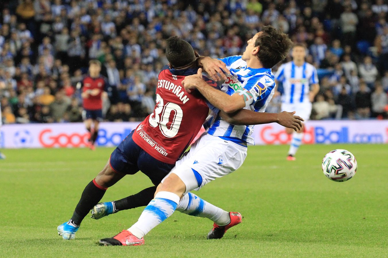 La Real Sociedad sigue soñando con la Copa tras eliminar a Osasuna. Los txuri-urdin estarán en el bombo de cuartos