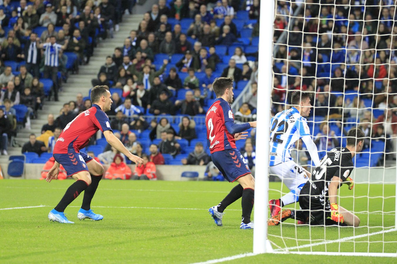 La Real Sociedad sigue soñando con la Copa tras eliminar a Osasuna. Los txuri-urdin estarán en el bombo de cuartos