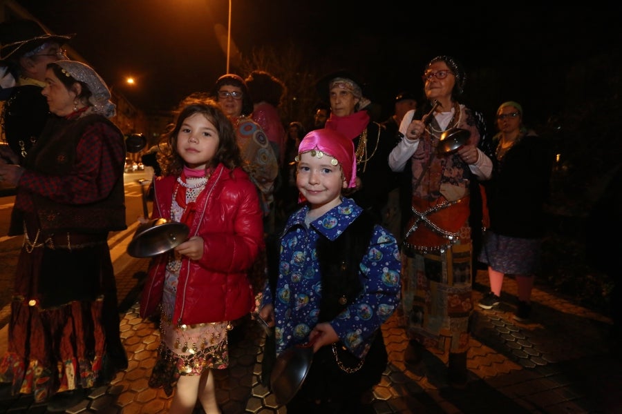 Fotos: Gitanos y zíngaras recorren las calles de Herrera