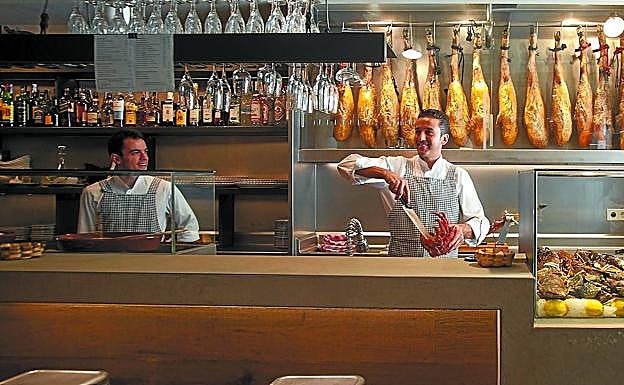 El restaurante 'El Pescador'combina como nadie los frutos del mar con el buen jamón.