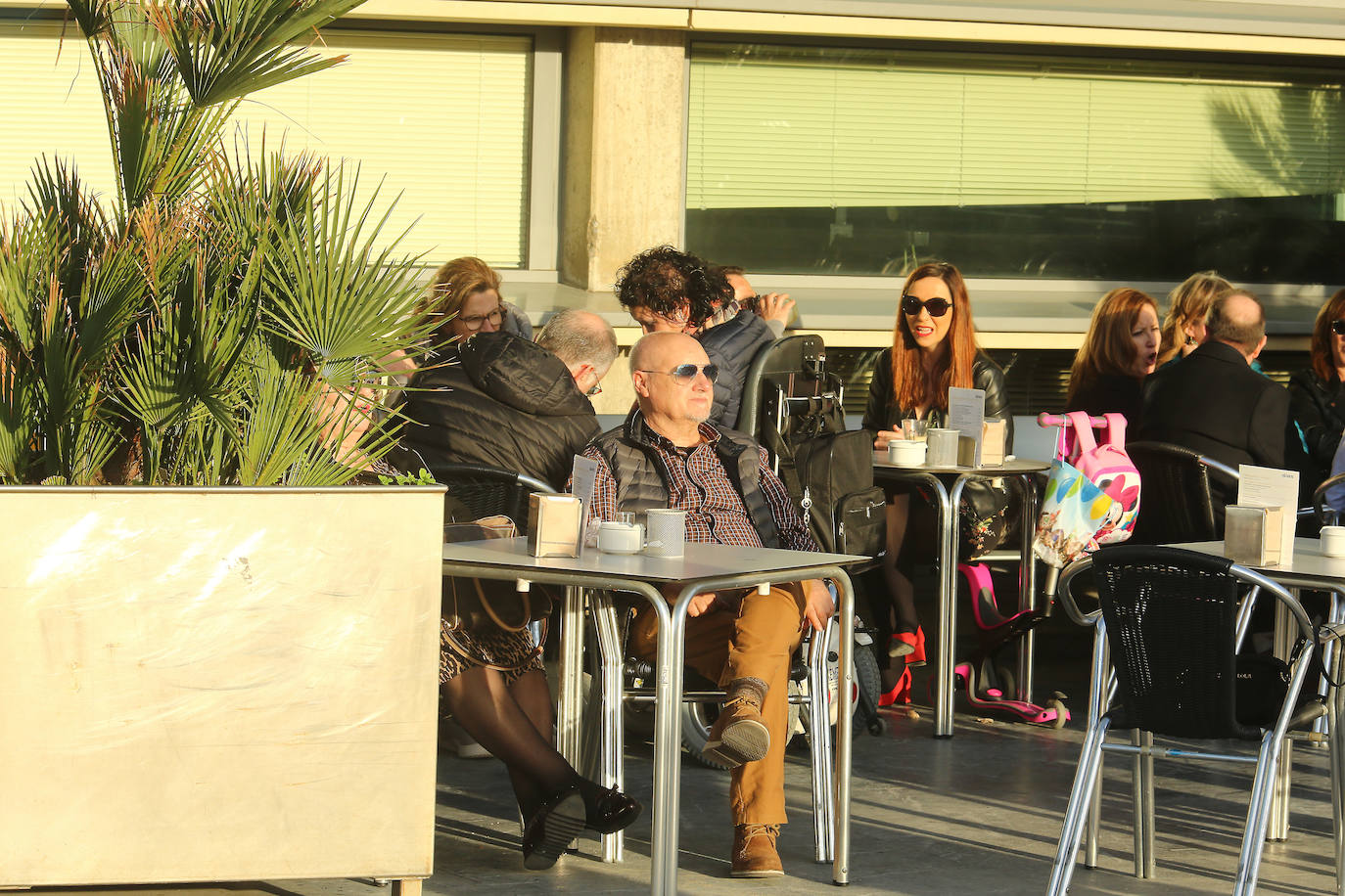 Gipuzkoa ha estrenado el mes de febrero con un tiempo más propio del verano que del invierno. El sol y las agradables temperaturas han invitado a la playa o al monte.