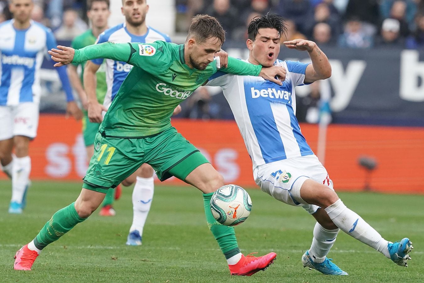 Los txuri-urdin caen en Butarque tras el gol de falta directa de Óscar Rodríguez en el último minuto. Isak adelantó a la Real en la primera parte y Omeruo puso las tablas en el 48. 