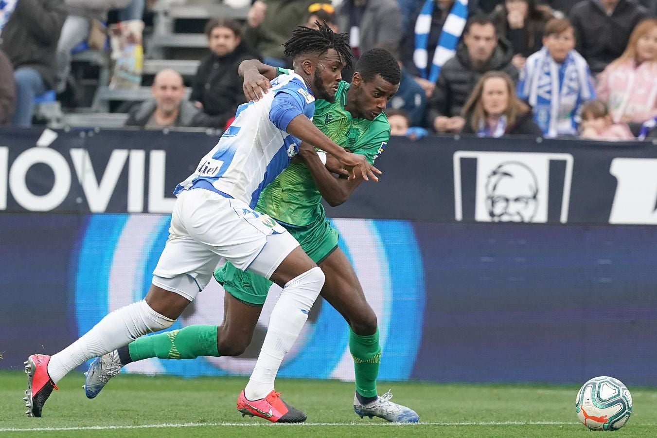 Los txuri-urdin caen en Butarque tras el gol de falta directa de Óscar Rodríguez en el último minuto. Isak adelantó a la Real en la primera parte y Omeruo puso las tablas en el 48. 