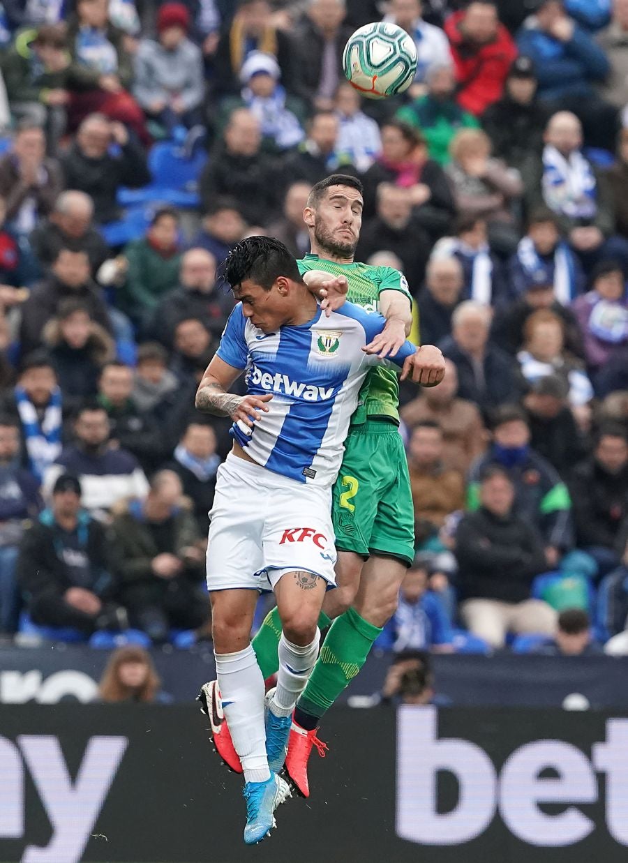 Los txuri-urdin caen en Butarque tras el gol de falta directa de Óscar Rodríguez en el último minuto. Isak adelantó a la Real en la primera parte y Omeruo puso las tablas en el 48. 