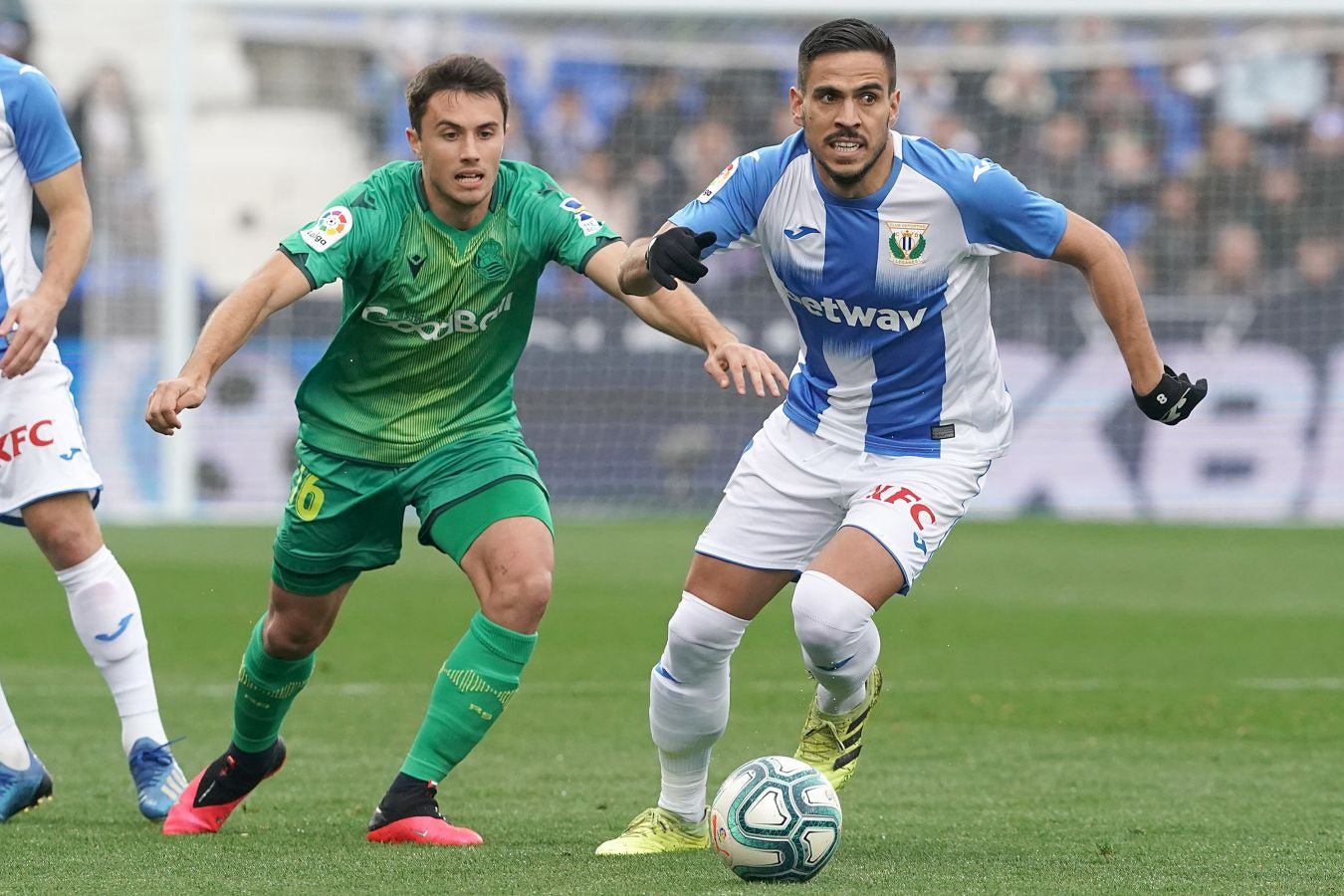 Los txuri-urdin caen en Butarque tras el gol de falta directa de Óscar Rodríguez en el último minuto. Isak adelantó a la Real en la primera parte y Omeruo puso las tablas en el 48. 