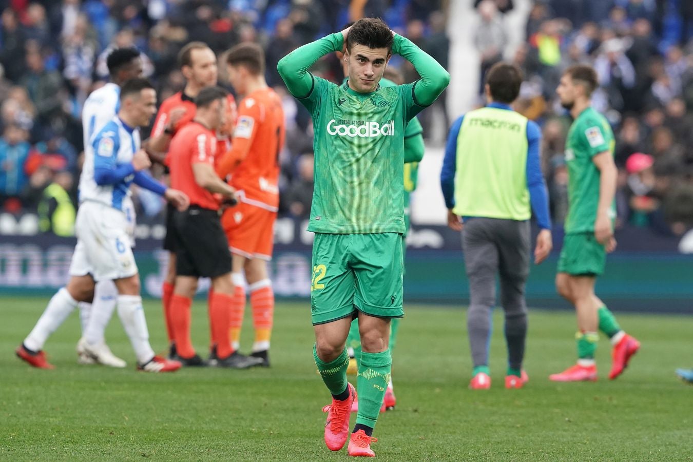 Los txuri-urdin caen en Butarque tras el gol de falta directa de Óscar Rodríguez en el último minuto. Isak adelantó a la Real en la primera parte y Omeruo puso las tablas en el 48. 