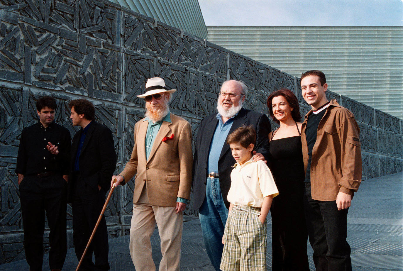 Los actores de 'La lengua de las mariposas', junto a José Luis Cuerda, en la presentación de 1999