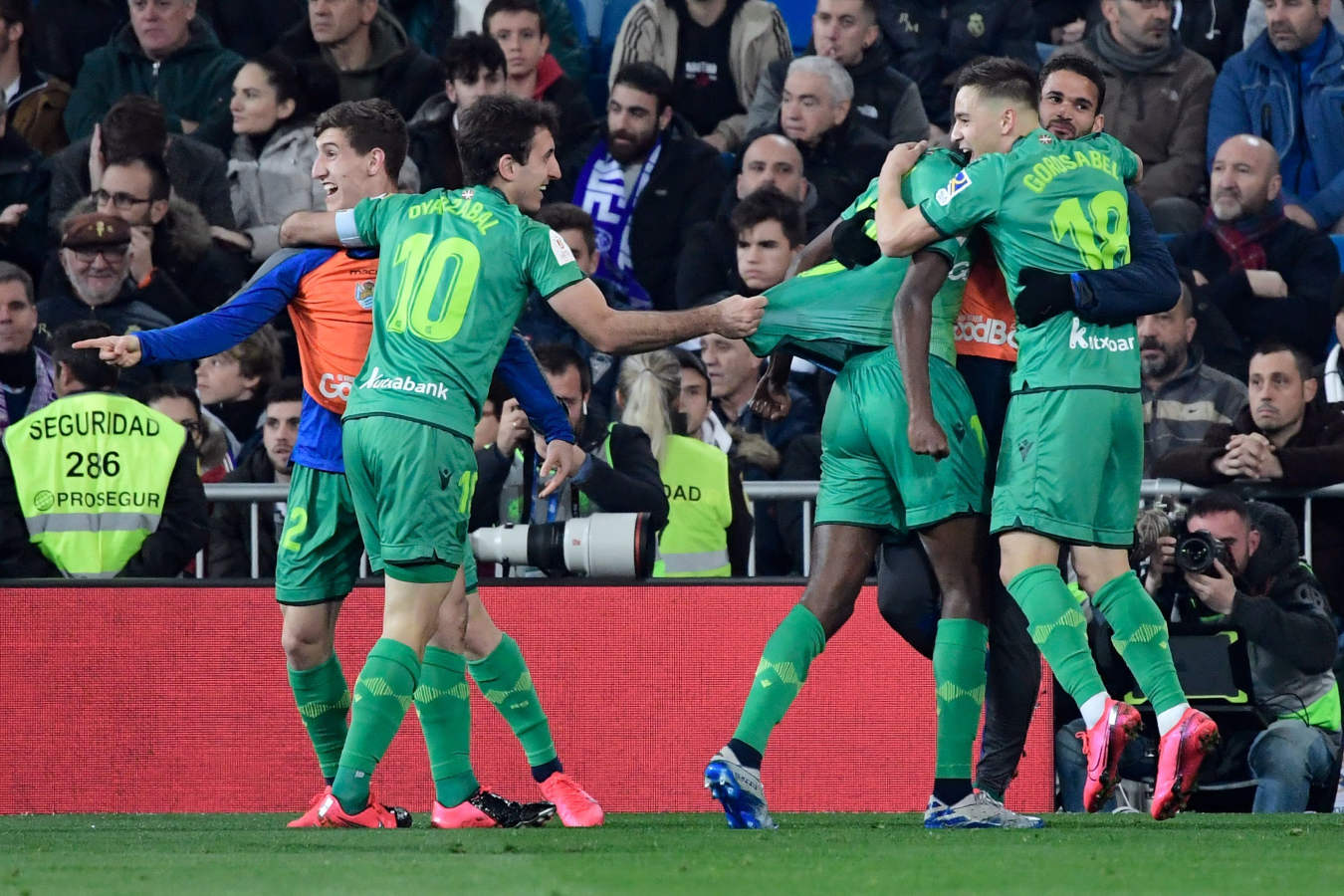 El Real Madrid y la Real Sociedad se enfrentan en los cuartos de final de la Copa del Rey en el Santiago Bernabéu