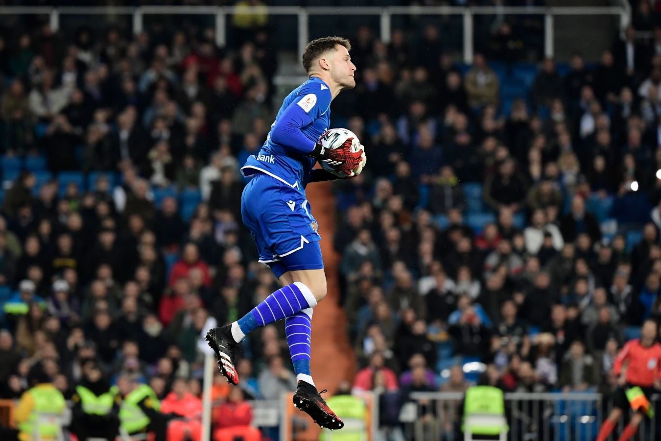 El Real Madrid y la Real Sociedad se enfrentan en los cuartos de final de la Copa del Rey en el Santiago Bernabéu