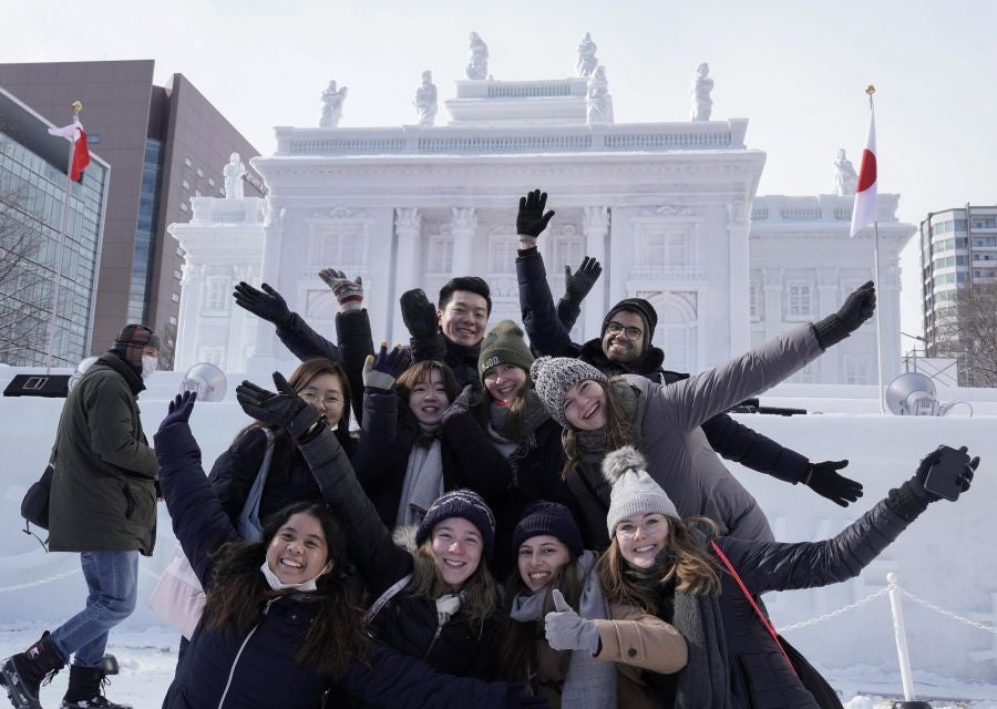 Fotos: Nieve en polvo para el festival de Saporo