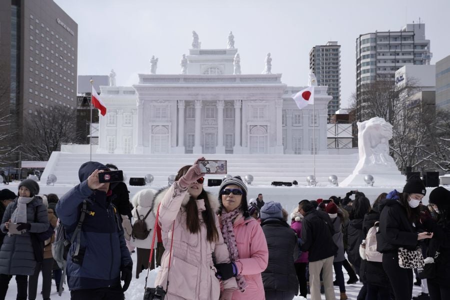 Fotos: Nieve en polvo para el festival de Saporo