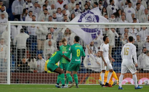 Imagen principal - Odegaard, gol sin celebración