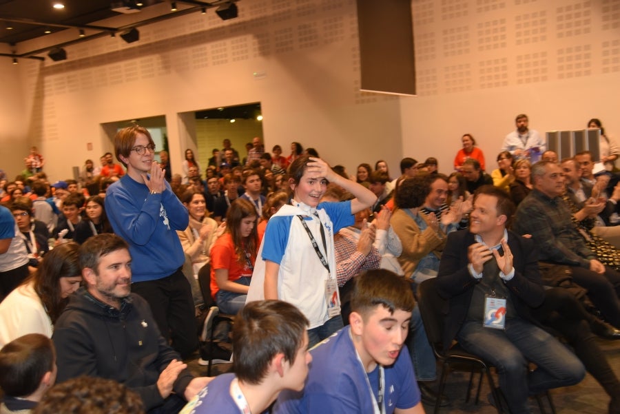 Axular Lizeoa de Donostia disputará la final estatal tras vencer en la First Lego League Euskadi. 