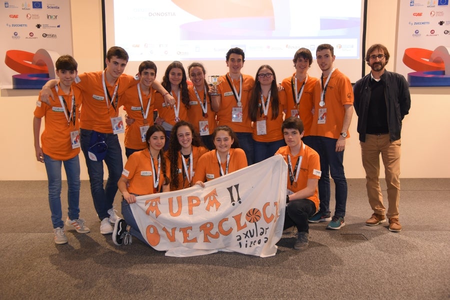 Axular Lizeoa de Donostia disputará la final estatal tras vencer en la First Lego League Euskadi. 