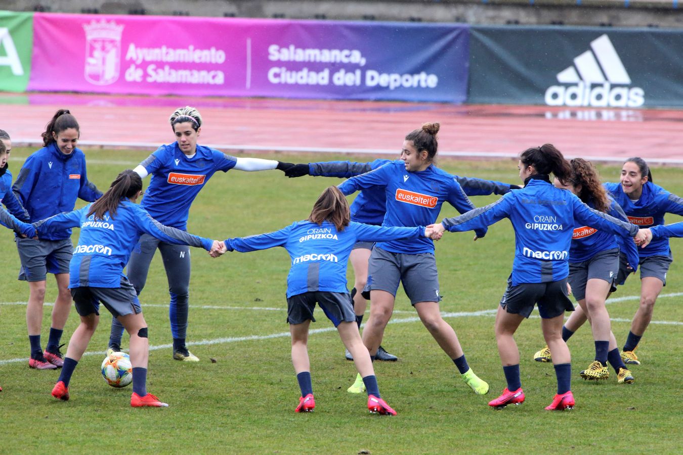 Las realistas han entrenado el día previo a la final quese jugará mañana a as 12.00 horas en El Helmántico contra el FC Barcelona