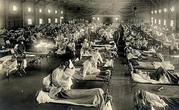 Hospital de emergencia durante la pandemia de gripe de 1918.