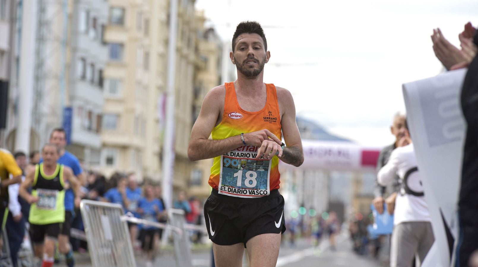 Carlos Mayo y Elena Loyo se han llavado la prueba en una carrera con mucha afición.