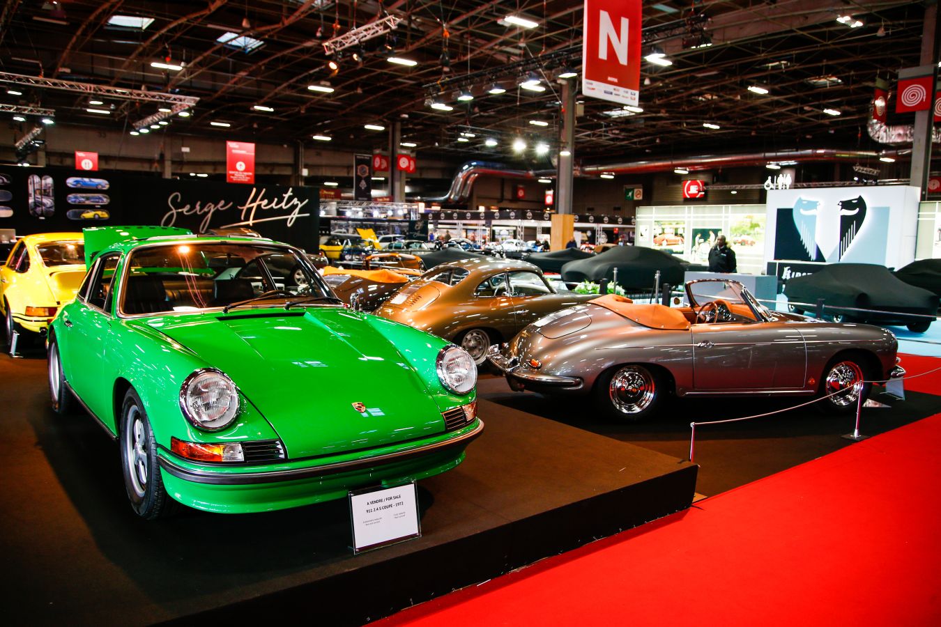 La historia del automovilismo se ha congregado estos días en el salón Rétromobile de París donde se han podido ver modelos legendarios de marcas como Renault, Ferrari, Citroen, Lamborghini, Ford, Mercedes, Porsche y Bugatti entre muchas otras.