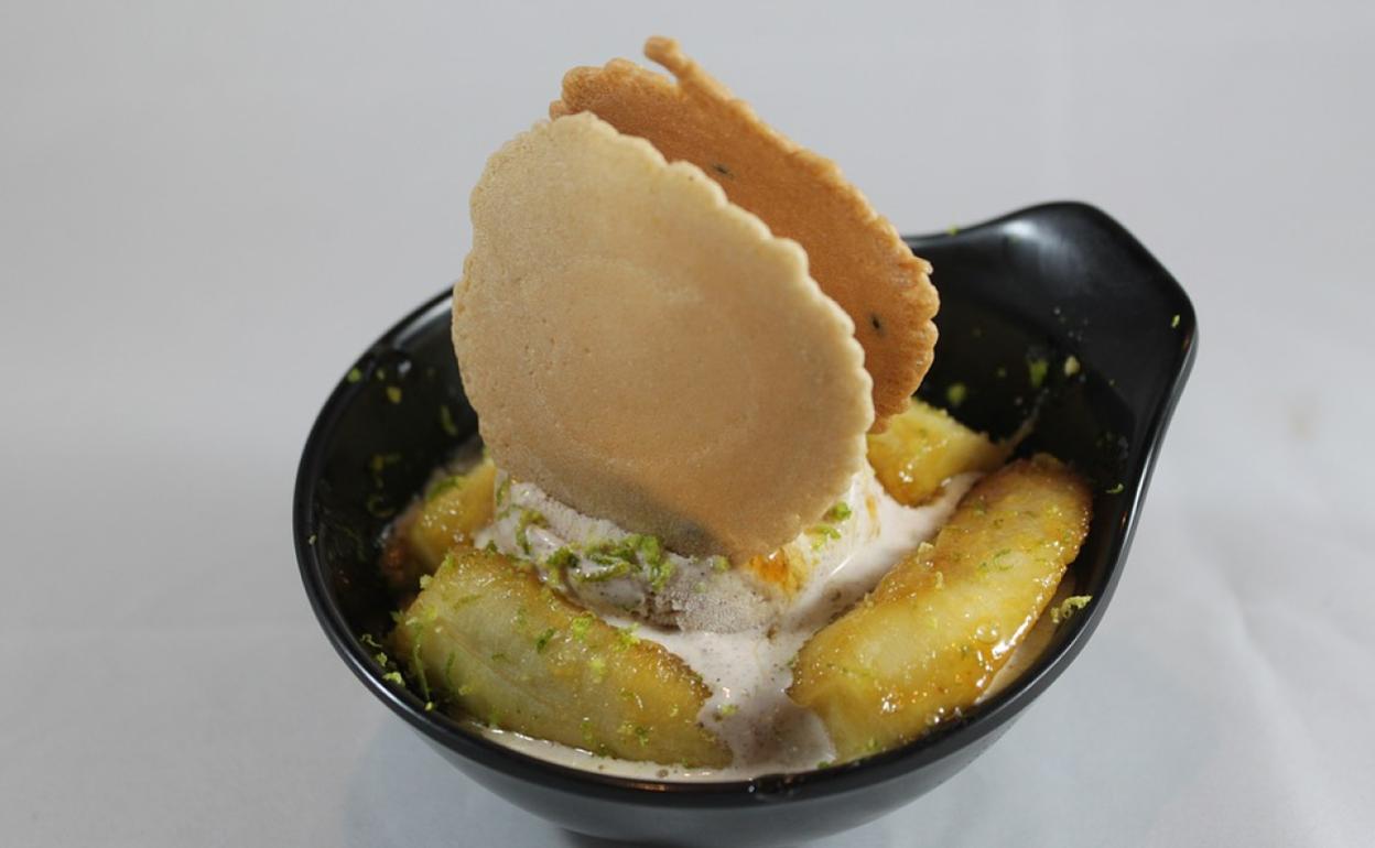El plátano flambeado es muy habitual en algunos postres. 