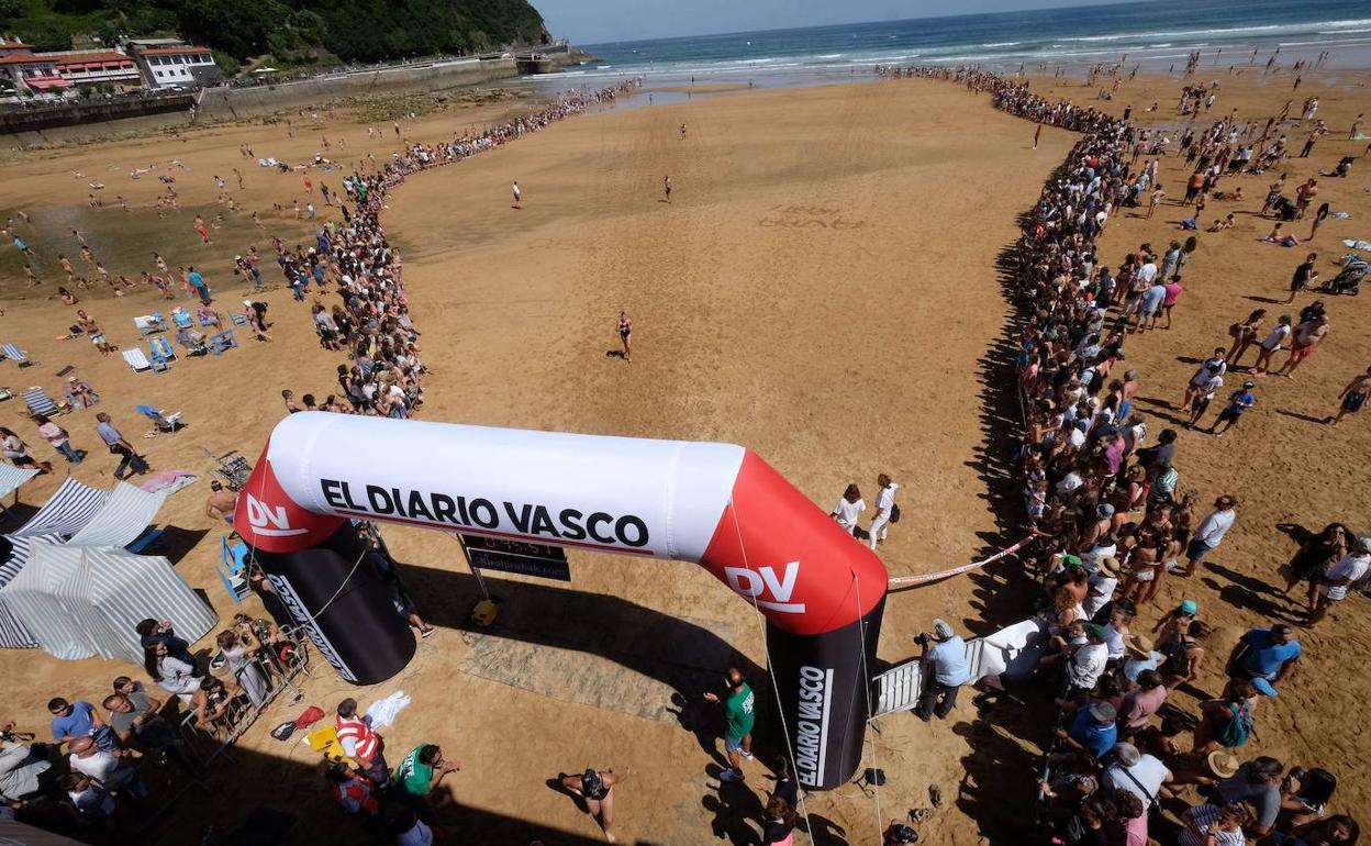 La salida de la prueba larga será desde la playa de Zarautz. 