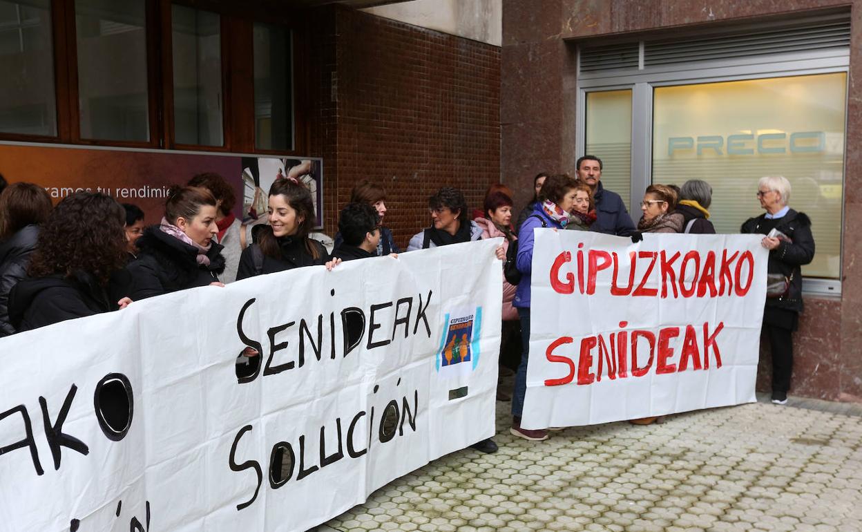 Protesta de Gipuzkoako Senideak en el Preco.