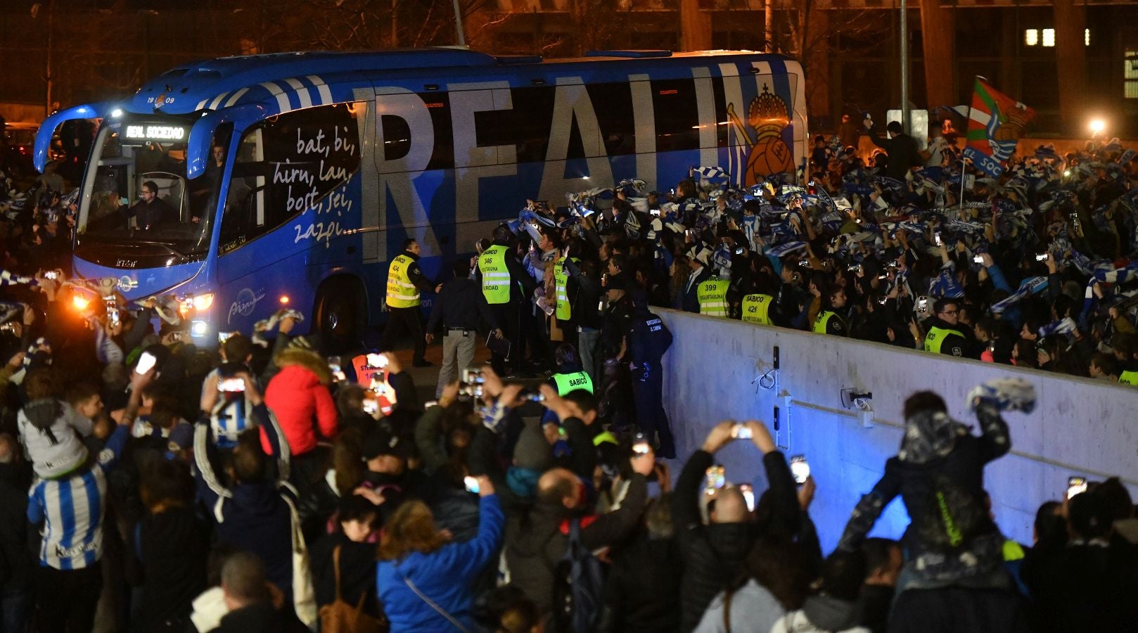 La afición txuri-urdin no ha fallado en las horas previas al partido de semifinales de Copa del Rey frente al Mirandes.
