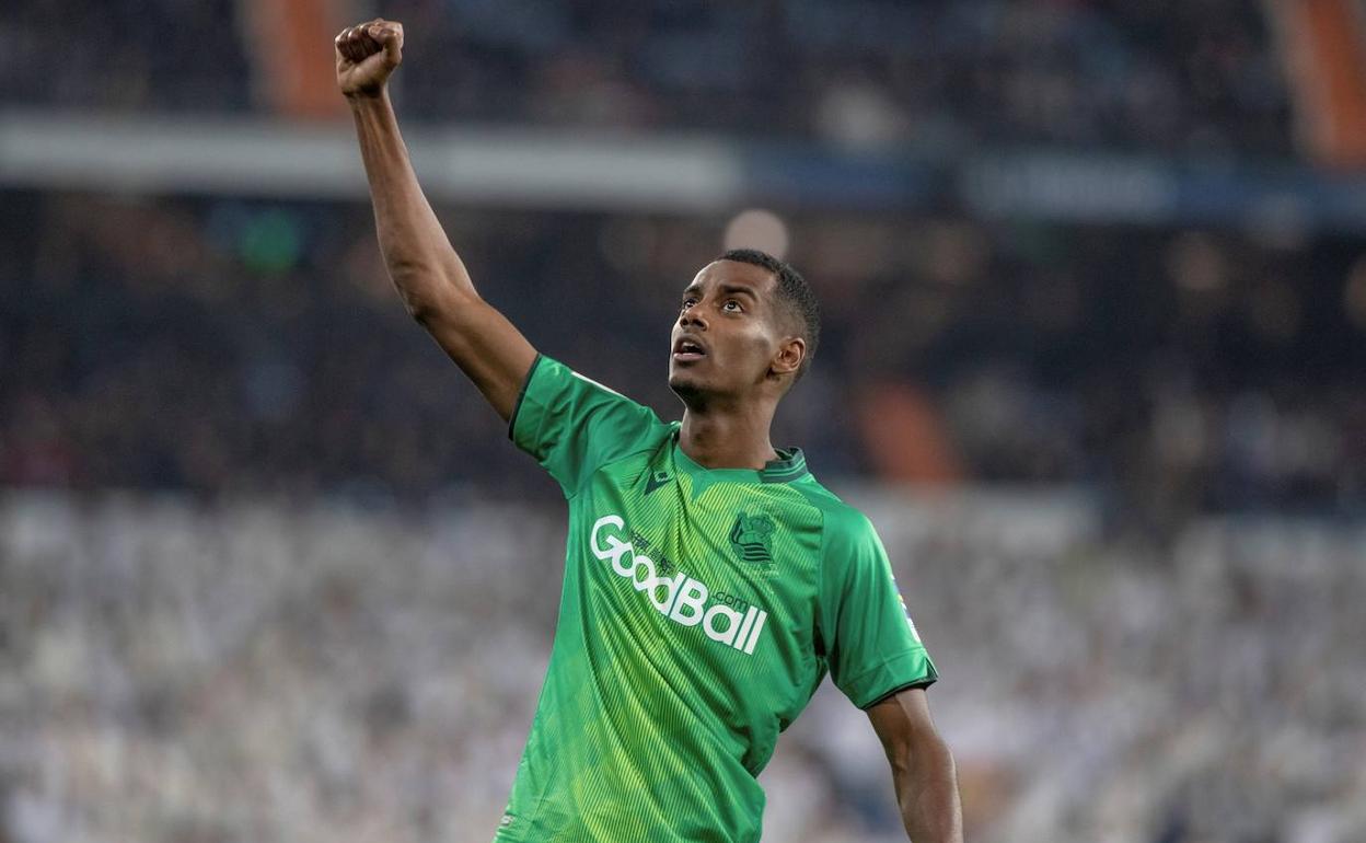 Alexander Isak en el Santiago Bernabéu. . 