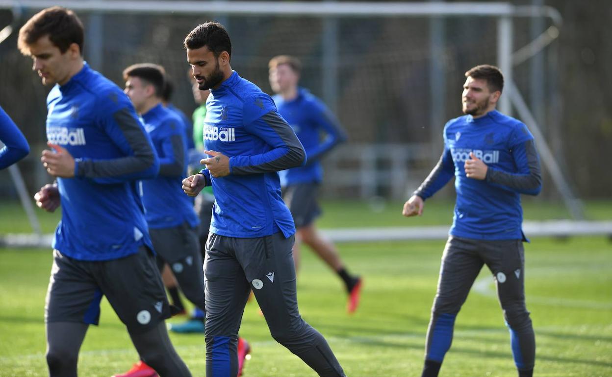 Diego Llorente, Willian José y Portu durante el entrenamiento del pasado miércoles en Zubieta. 