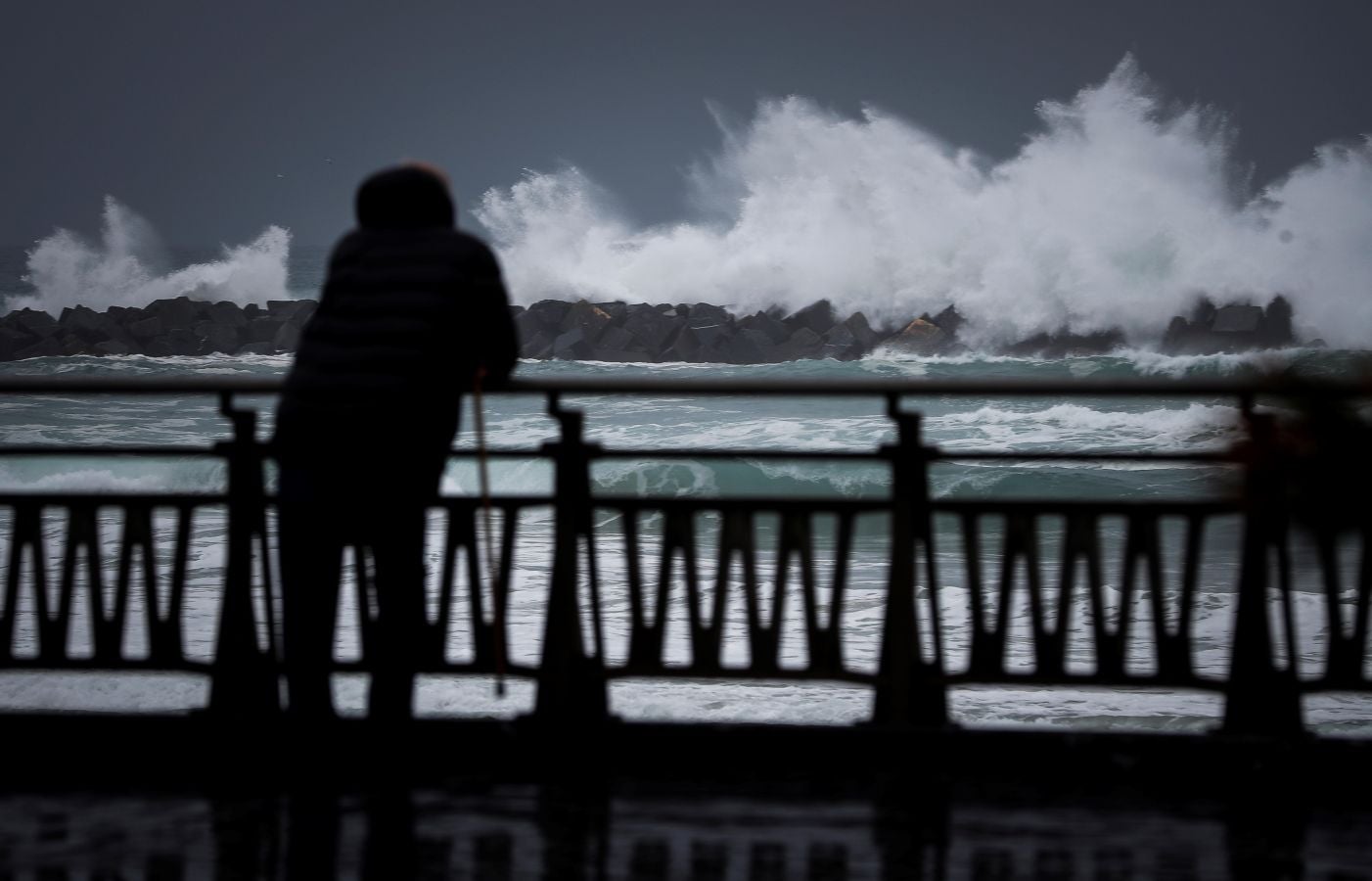 El Departamento vasco de Seguridad ha activado un aviso amarillo este lunes y el martes por riesgo para la navegación ya que se esperan olas de entre 4 y 5 metros de altura.