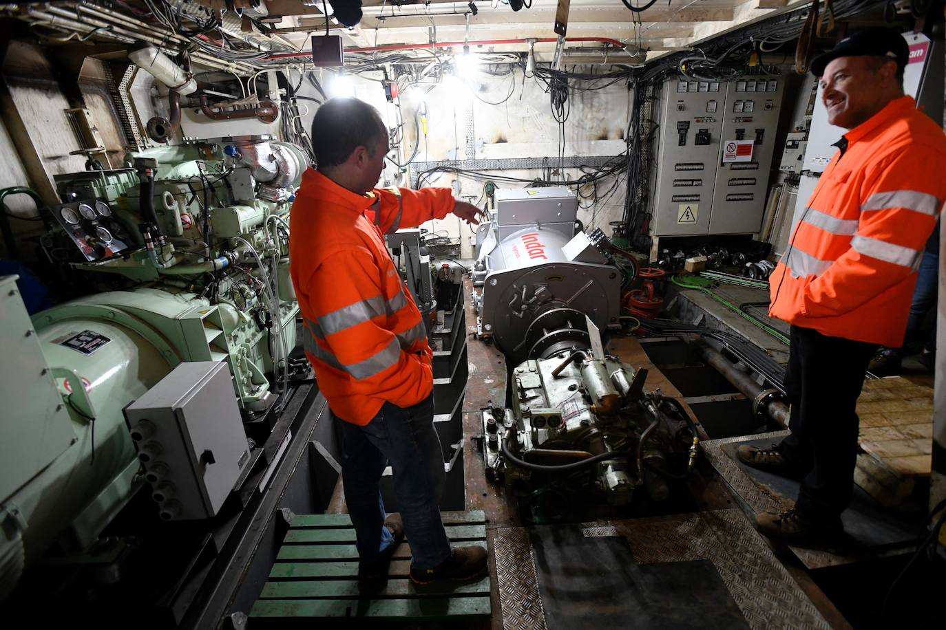 El buque escuela del Instituto Náutico Blas de Lezo de Pasaia se convertirá en el primer pesquero híbrido en España con capacidad para navegar entre 20 y 30 millas náuticas en modo «cero emisiones», tras ser equipado con un sistema eléctrico de propulsión diseñado íntegramente en Euskadi.