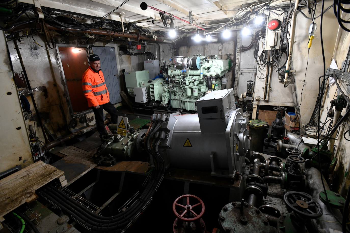 El buque escuela del Instituto Náutico Blas de Lezo de Pasaia se convertirá en el primer pesquero híbrido en España con capacidad para navegar entre 20 y 30 millas náuticas en modo «cero emisiones», tras ser equipado con un sistema eléctrico de propulsión diseñado íntegramente en Euskadi.