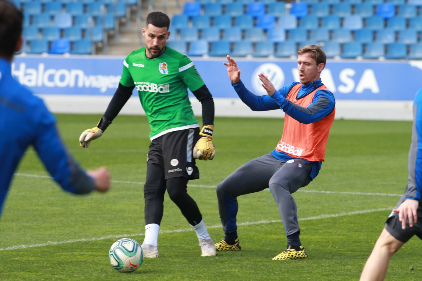 Las mejores imágens del entremiento del conjunto txuri urdin.