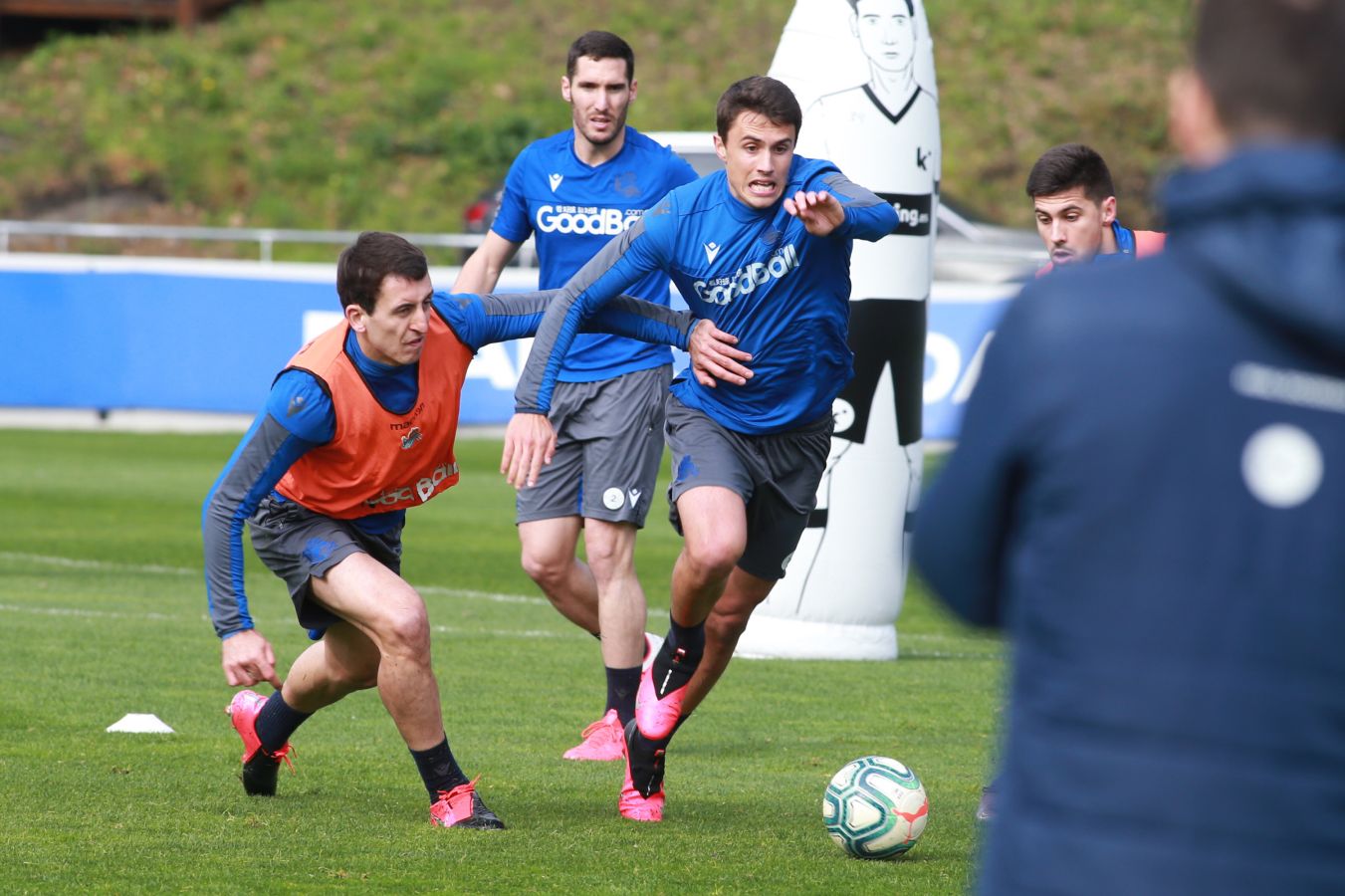 Las mejores imágens del entremiento del conjunto txuri urdin.