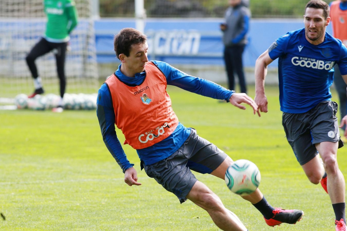 Las mejores imágens del entremiento del conjunto txuri urdin.