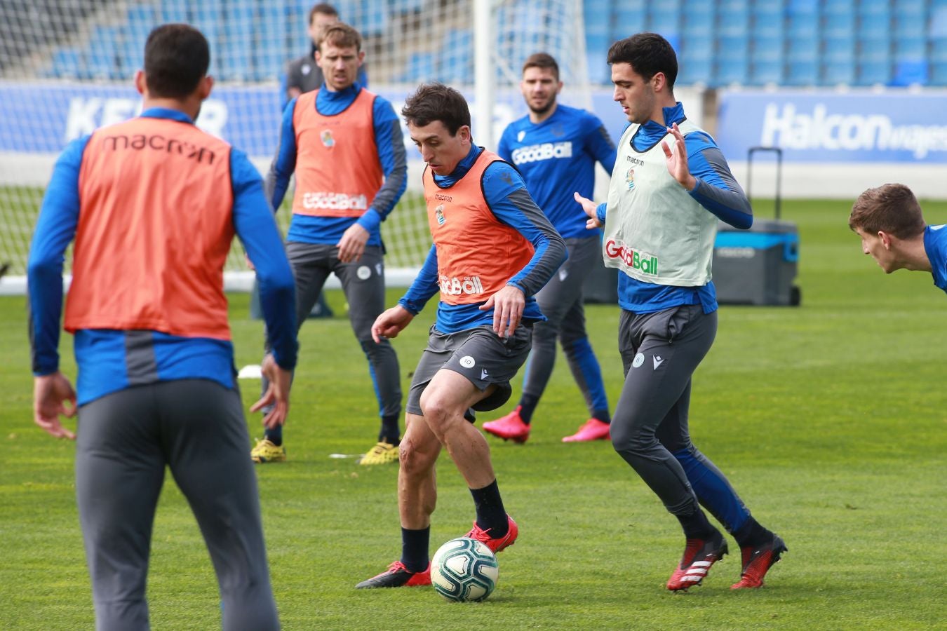 Las mejores imágens del entremiento del conjunto txuri urdin.