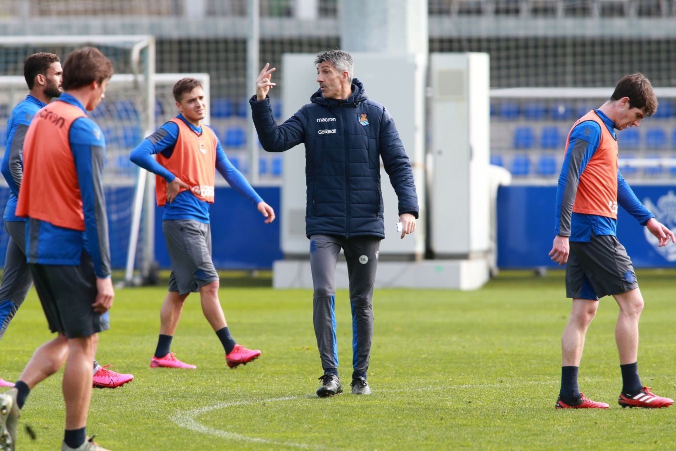 Las mejores imágens del entremiento del conjunto txuri urdin.