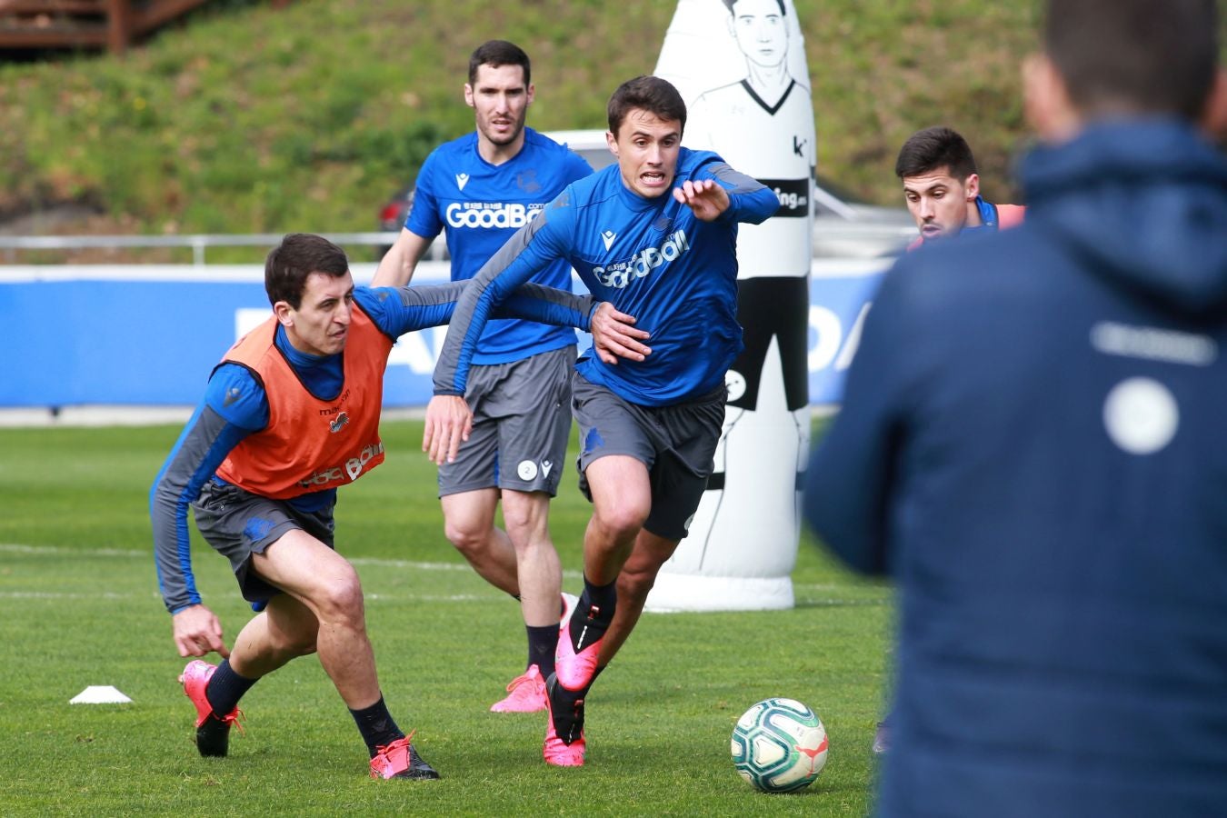 Las mejores imágens del entremiento del conjunto txuri urdin.