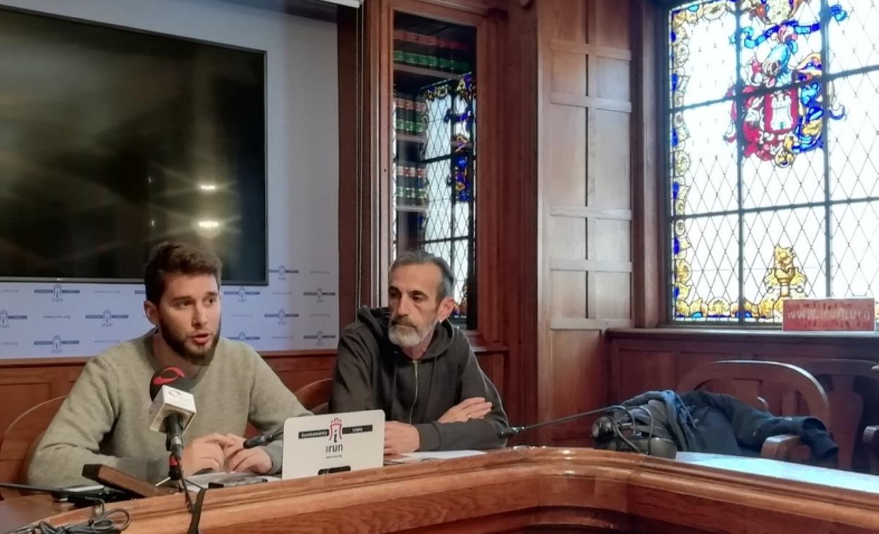 David Soto y Santi Jiménez, en la sala de sesiones del Ayuntamiento. 