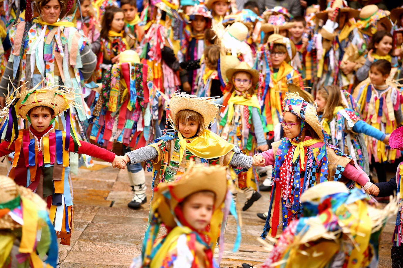 Los niños de Lezo ha vivido un viernes especial con motivo del carnaval.