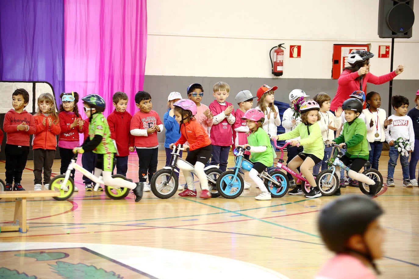 La Herri Eskola de Lezo ha vivido un viernes especial con motivo del carnaval.