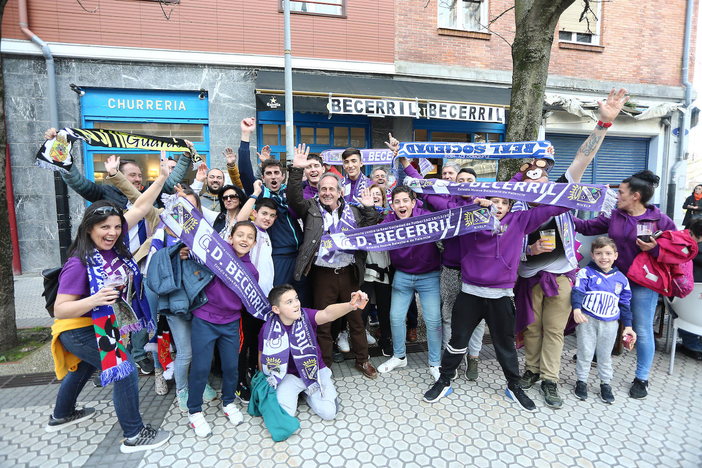 Los habitantes de Becerril de Campos se encuentran en San Sebastián para disfrutar de la invitación de la Real Sociedad.