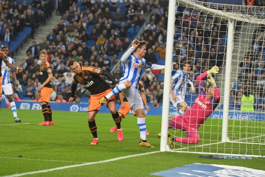 Fotos: Las mejores imágenes de la Real Sociedad contra frente al Valencia