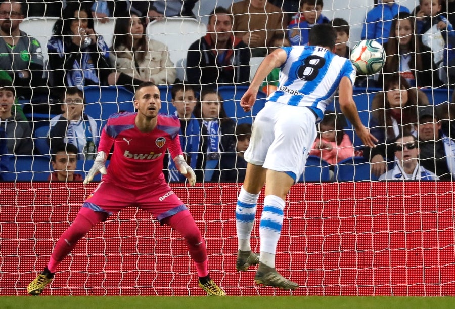 Fotos: Las mejores imágenes de la Real Sociedad contra frente al Valencia