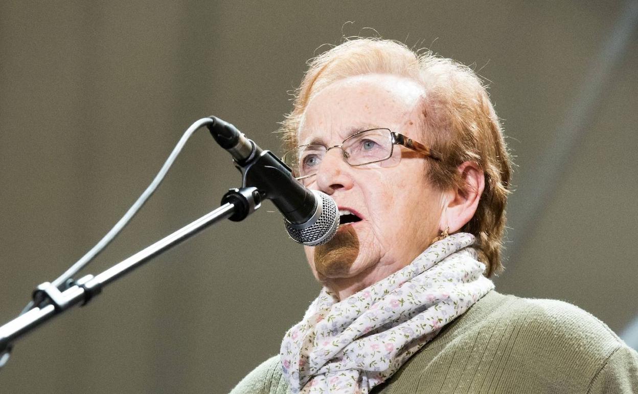 Inaxi Etxabe bertsolaria