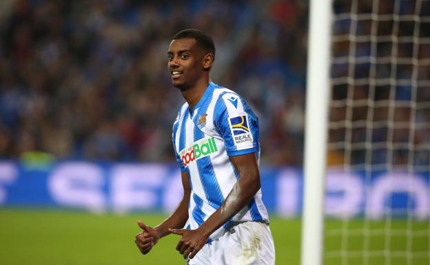 Alexander Isak en el partido contra el Valencia.