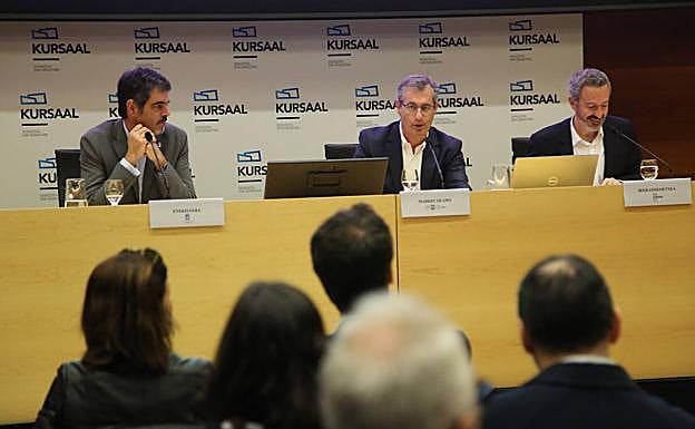 Eneko Goia, Markel Olano e Iker Goikoetxea durante la presentación del balance 2019 del Kursaal. 